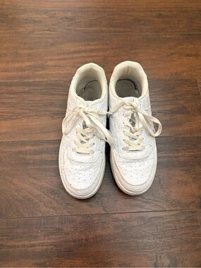 Women's White Sneakers